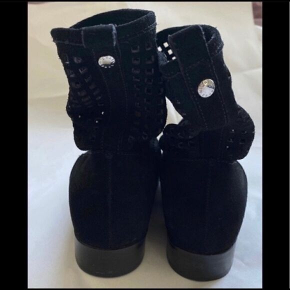 MICHAEL KORS GRAHAM LASER CUT OUT SUEDE BOOTIE 6 - Picture 5 of 8